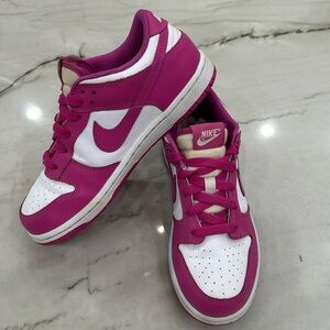 Nike Dunk low “Active Fushia” US 3y